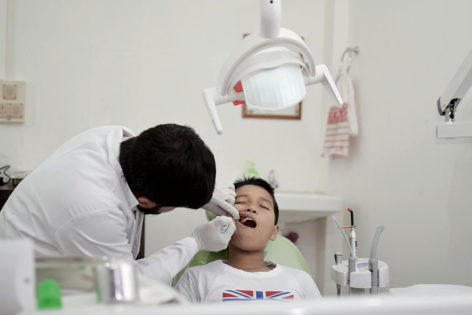 Illustration of Broken Tooth Kadapa: Must-Have Tips for Affordable Emergency Dental Care