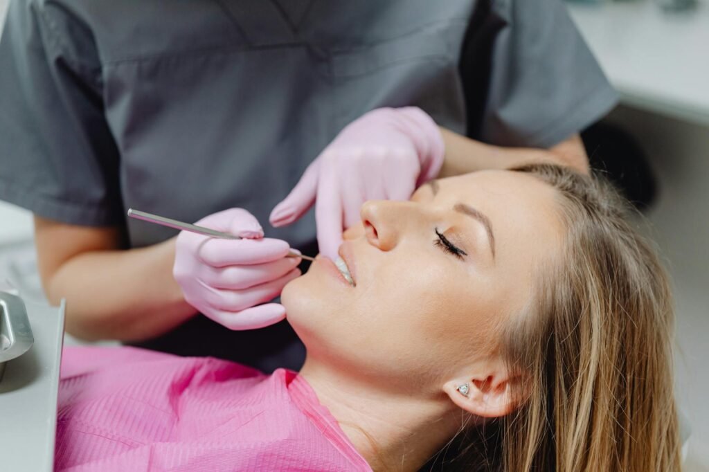 Illustration of Tooth Sensitivity Kadapa: Best Exclusive Treatments Near Seven Roads Junction